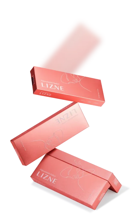 ピンク色のLIZNE製品ボックスが斜めに積み重なっている。