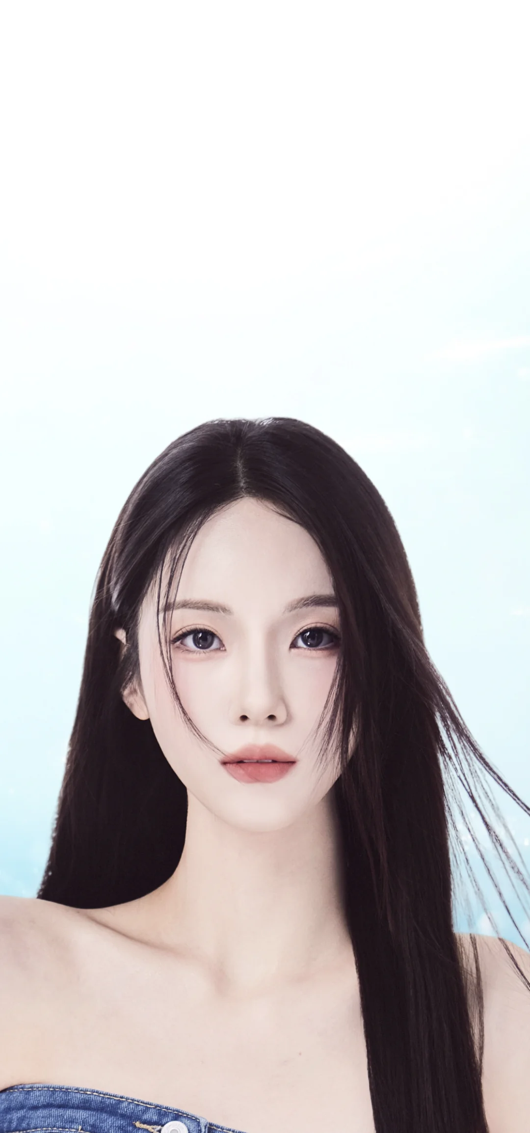 黒髪の女性の顔のアップ。